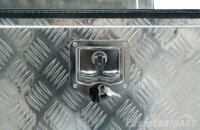Truckbox P600 Pritschenbox, Werkzeugbox, Riffelblech Alu, mit Gasdruckfeder, Anh&auml;ngerkiste - ca. 600 Liter