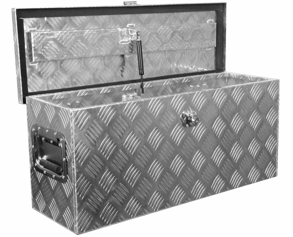 https://edelstahlhaus.de/media/image/product/6854/lg/truckbox-d057-deichselbox-werkzeugbox-alu-riffelblech-transportbox-alu-transportkiste-anhaengerkiste-ca-54-liter_1.jpg